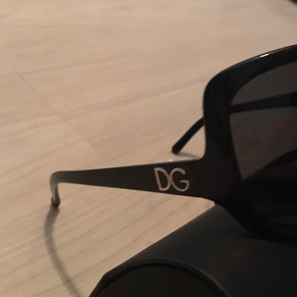 DOLCE & GABBANA NWT Black Sunglasses 🖤 - Picture 3 of 11